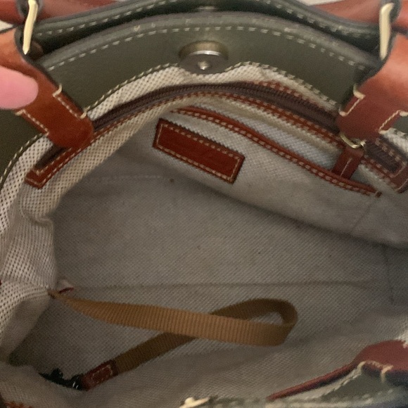 Dooney and Bourke elephant purse w/handles and crossbody adjustable strap - Picture 5 of 16